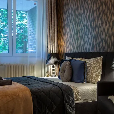 Stylish Quentin In The King Street Appartement Budapest